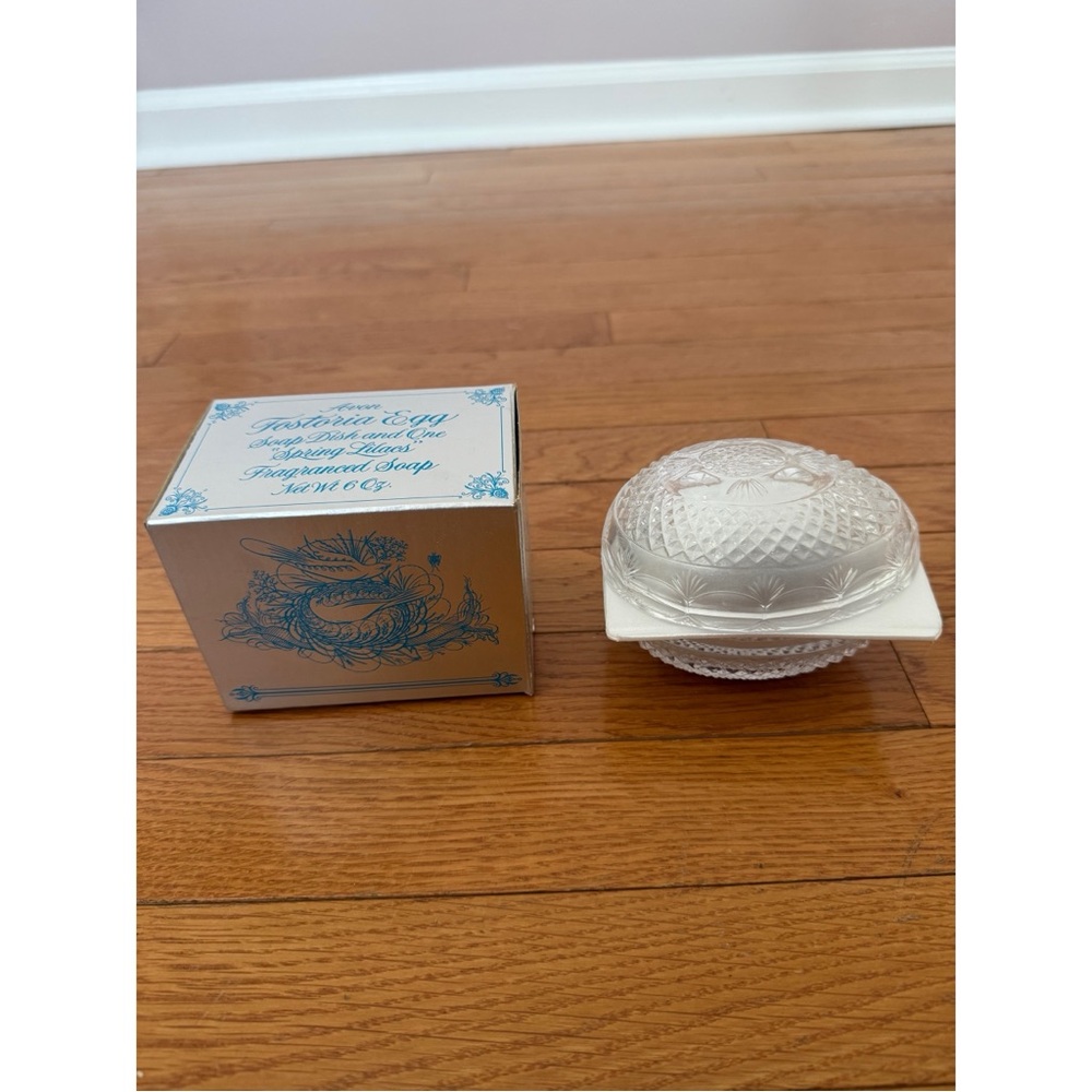 Avon Vintage 1977 Fostoria Crystal Egg Soap Dish & Spring Lilacs Fragranced Soap